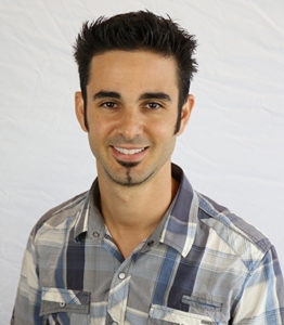 Headshot Robert Strazzarino